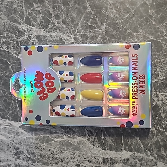 BLOW POP Press-On Nails - Picture 2 of 3